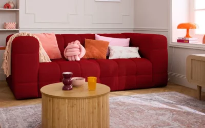 Craquez pour le canapé primarycore : la révolution colorée du salon