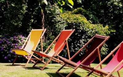 Meubles de jardin colorés : 10 sélections pour donner du pep’s à votre extérieur