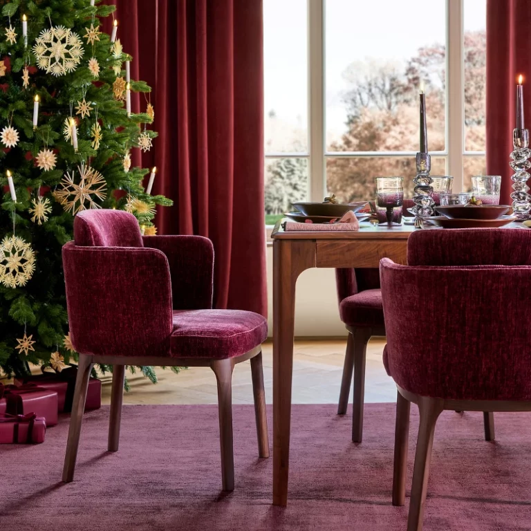 Noël 2025, AMPM mise sur le burgundy pour une collection canon 