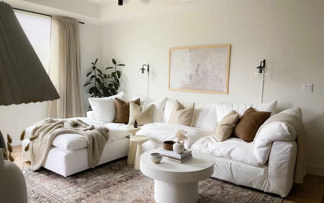 Petit salon : quelle couleur choisir pour le faire paraître plus grand ?